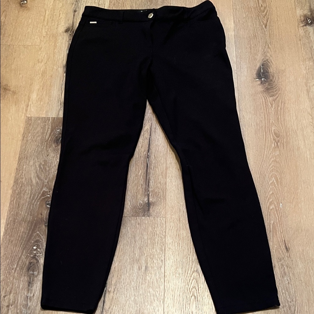 White House Black Market Black Skinny Leg 6R Pants 67% Rayon